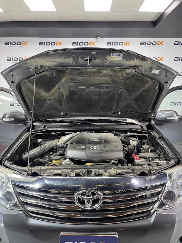 Toyota Fortuner 2015 Big motor 4000 Gray Automatic — Used