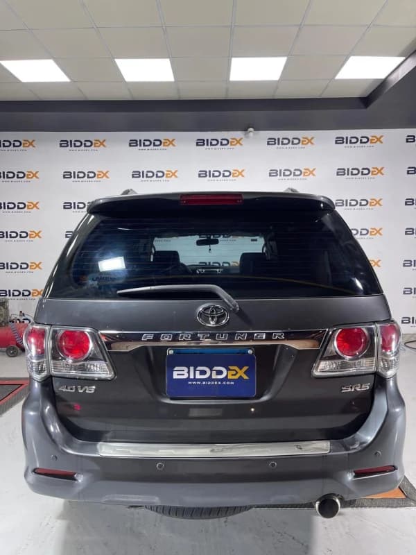 Toyota Fortuner 2015 Big motor 4000 Gray Automatic — Used