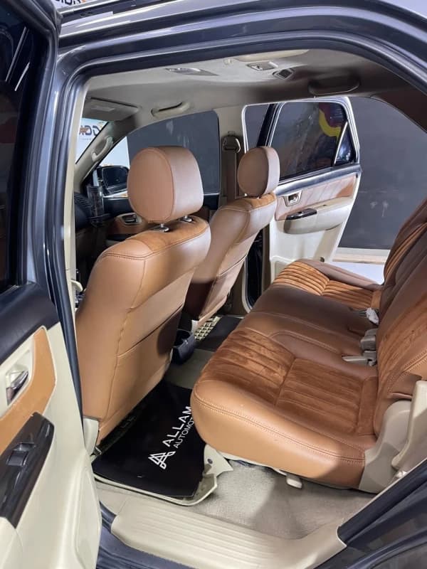 Toyota Fortuner 2015 Big motor 4000 Gray Automatic — Used