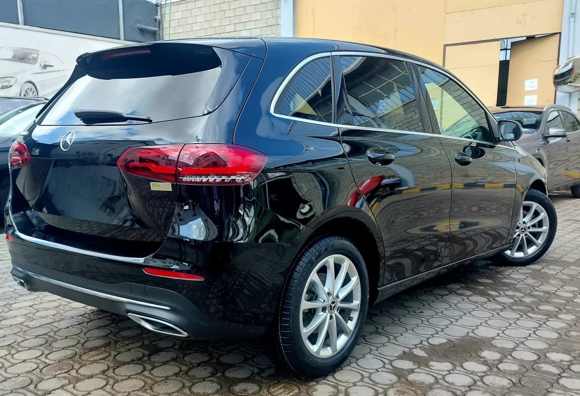  مرسيدس بنز  B 180 2021