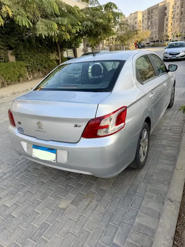 Peugeot 301 2016 allure Silver Automatic — Used
