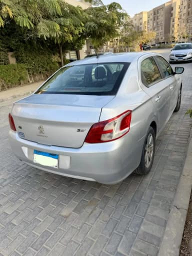 Peugeot 301 2016 allure Silver Automatic — Used - 4