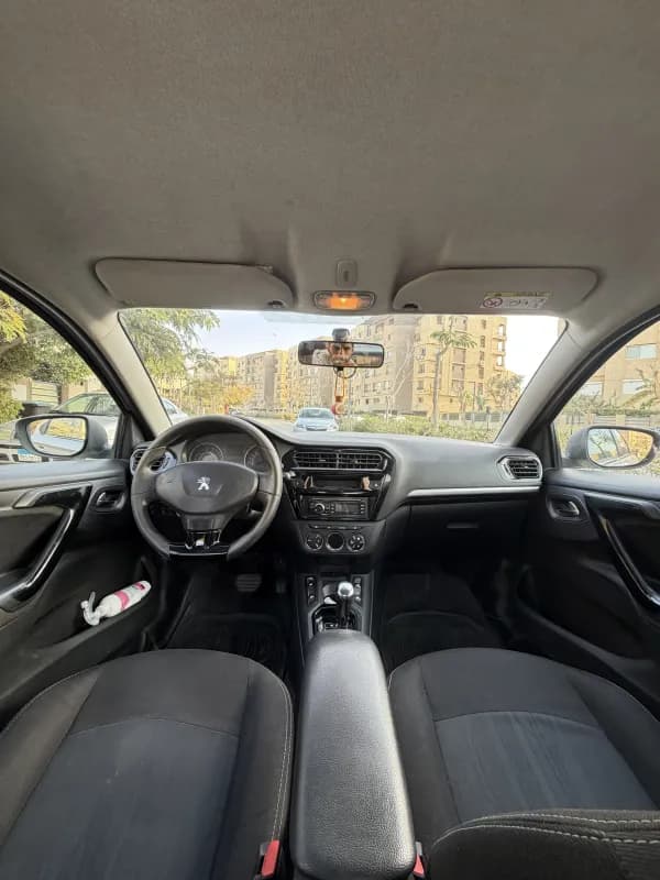 Peugeot 301 2016 allure Silver Automatic — Used