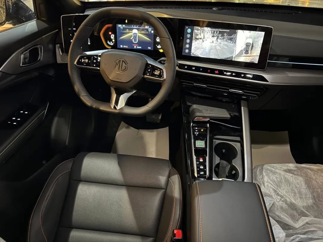 ام جي وان 2026 لاكشري رمادي أوتوماتيك — جديدة