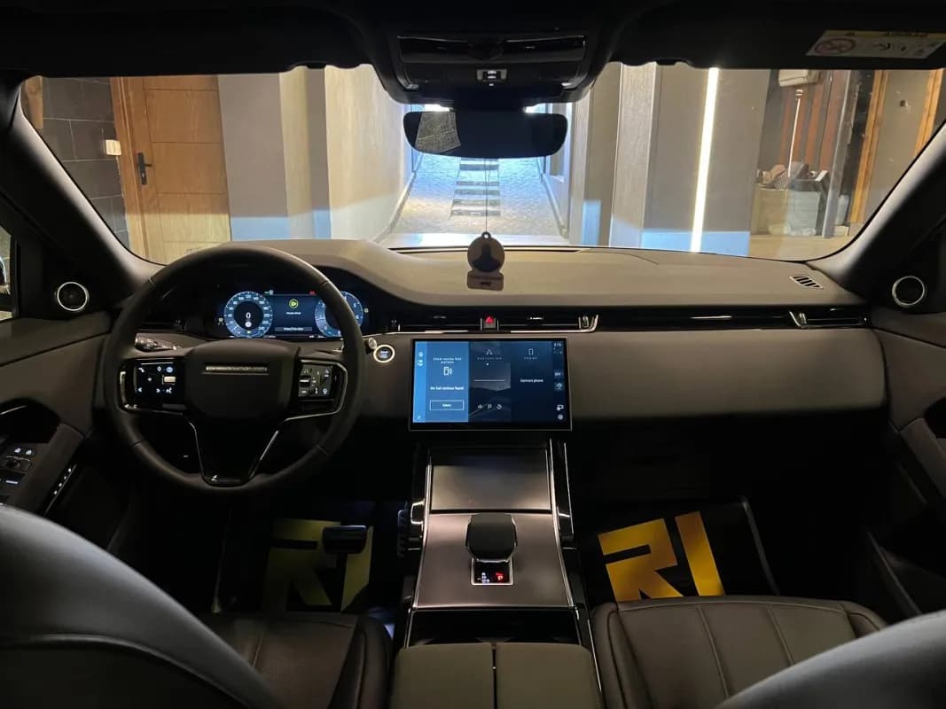  لاند روفر  ايفوك 2025