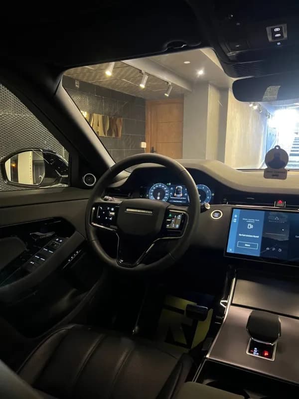  لاند روفر  ايفوك 2025