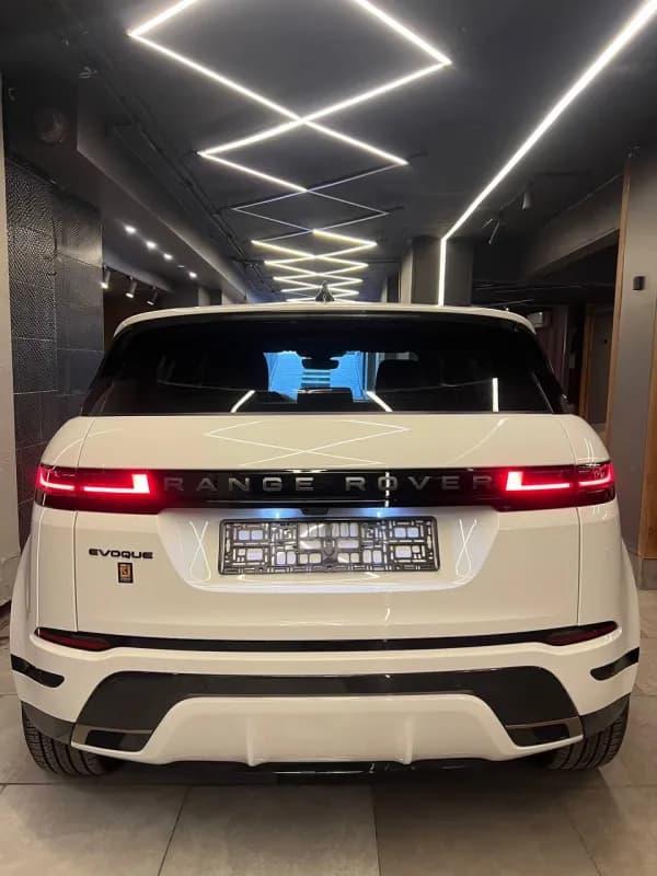  لاند روفر  ايفوك 2025