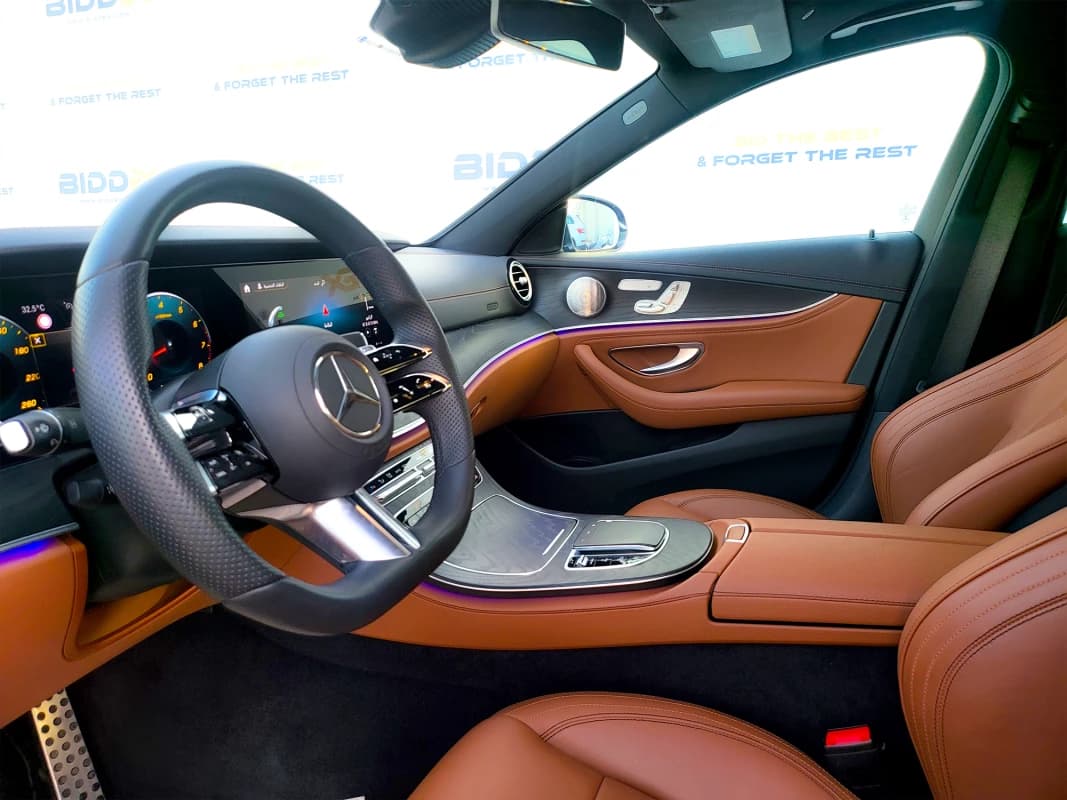 Mercedes-Benz E200 2022 اي ام جي فولي لوديد أسود أوتوماتيك — مستعملة