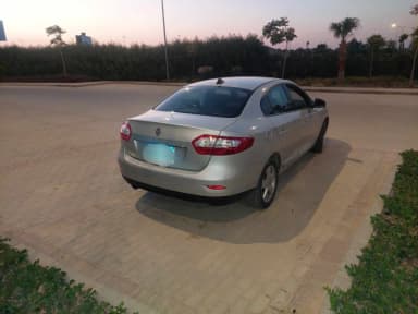 رينو فلوينس 2011 - 4