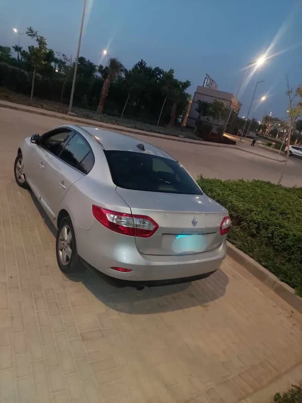 رينو فلوينس 2011