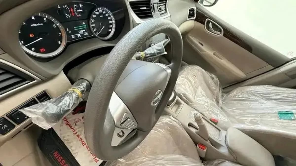 نيسان سنترا 2026 بريميم أسود أوتوماتيك — مستعملة