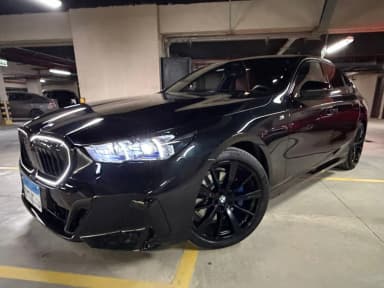 بي ام دبليو 520i 2025 ام سبورت أسود أوتوماتيك — مستعملة - 3