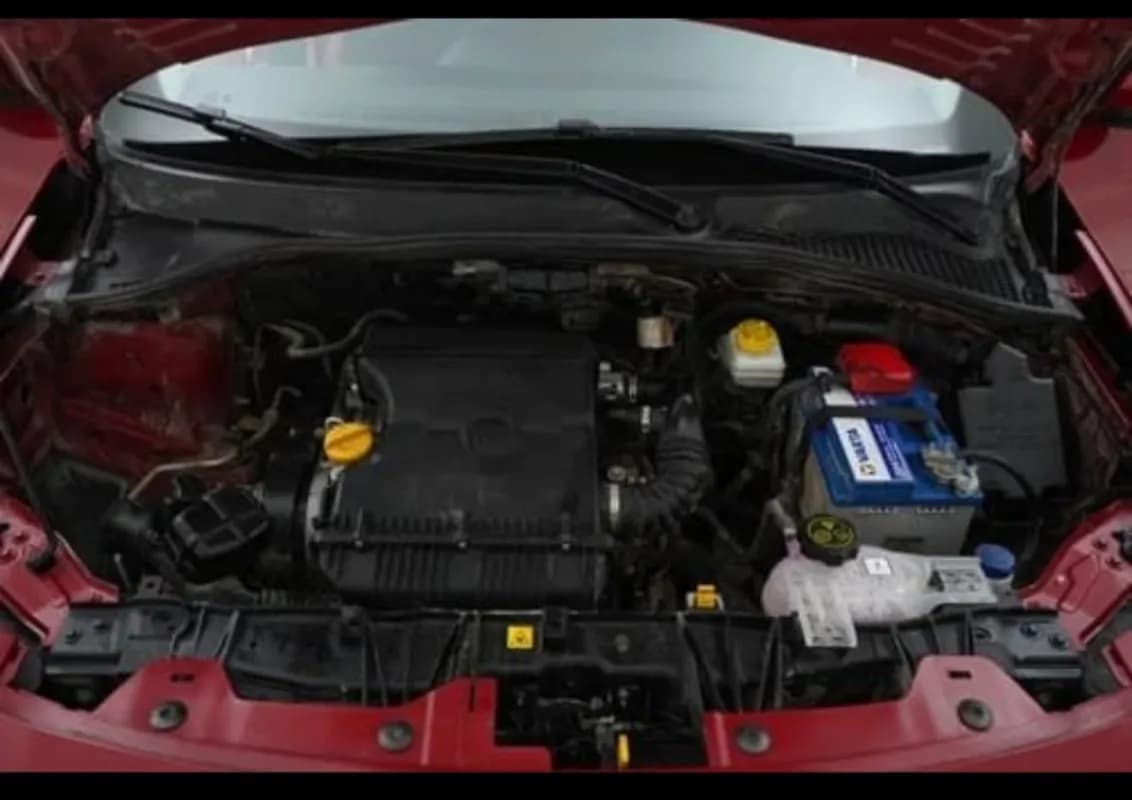 فيات تيبو 2021 بيز لاين أحمر غامق مانيوال — مستعملة