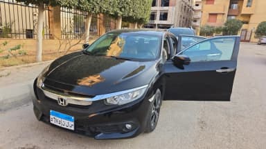 هوندا سيفك 2019 سيدان ال اكس  أسود أوتوماتيك — مستعملة - 4