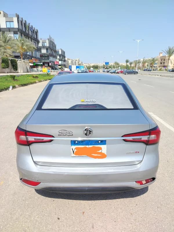 ام جي 5 2021 لاكشري فضي أوتوماتيك — مستعملة