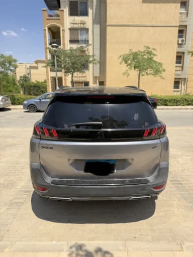 بيجو 5008 2023 جي تي لاين فضي أوتوماتيك — مستعملة - 3