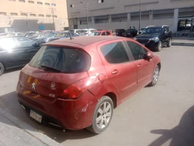 بيجو 308 2011 سبورتيوم أحمر أوتوماتيك — مستعملة - 4