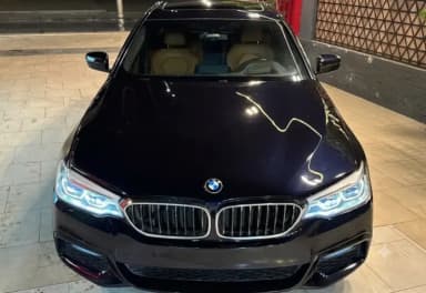 بي ام دبليو 530i 2018 ام سبورت أزرق غامق أوتوماتيك — مستعملة - 4