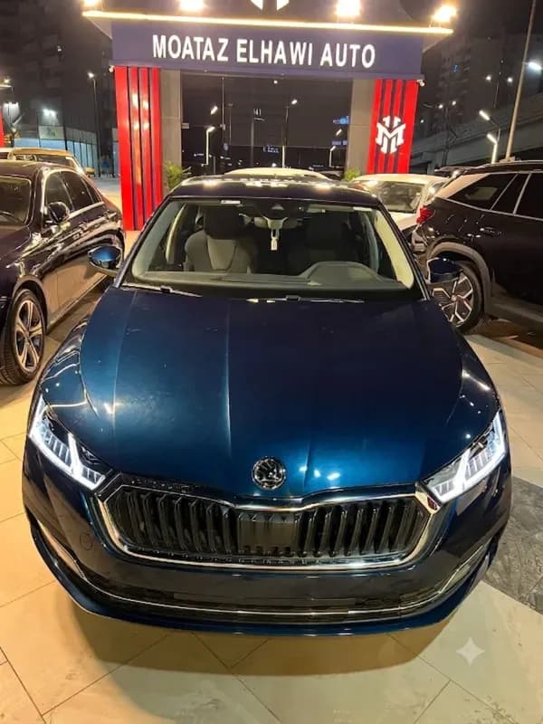  سكودا  اوكتافيا A8 2024 ستايل بلس أزرق أوتوماتيك — مستعملة