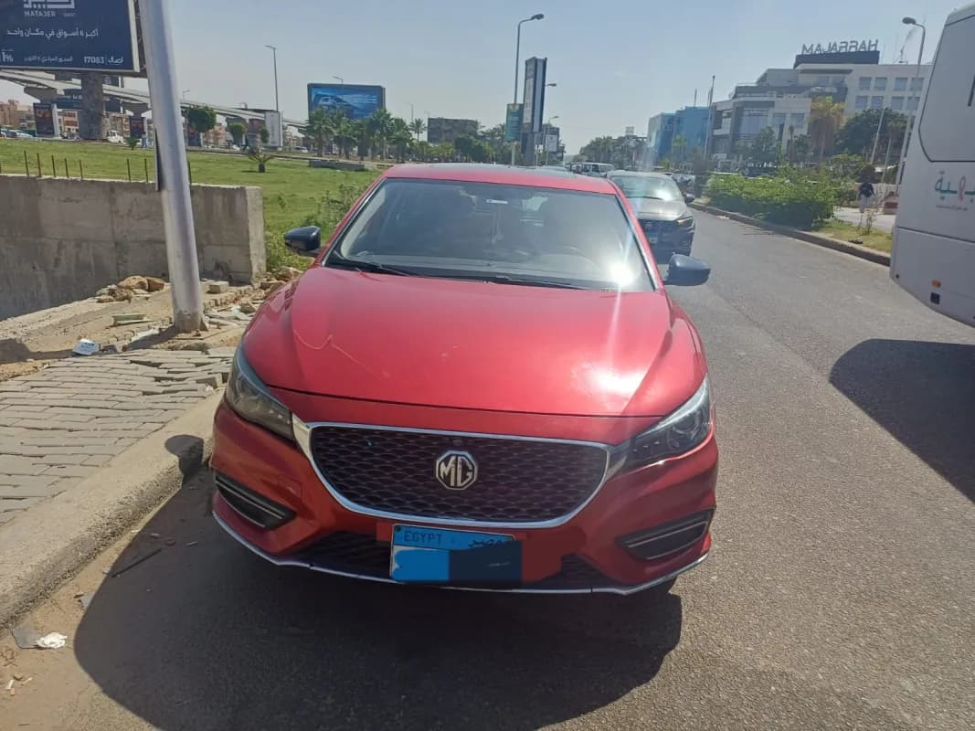 ام جي 6 2022 كومفرت أحمر غامق أوتوماتيك — مستعملة