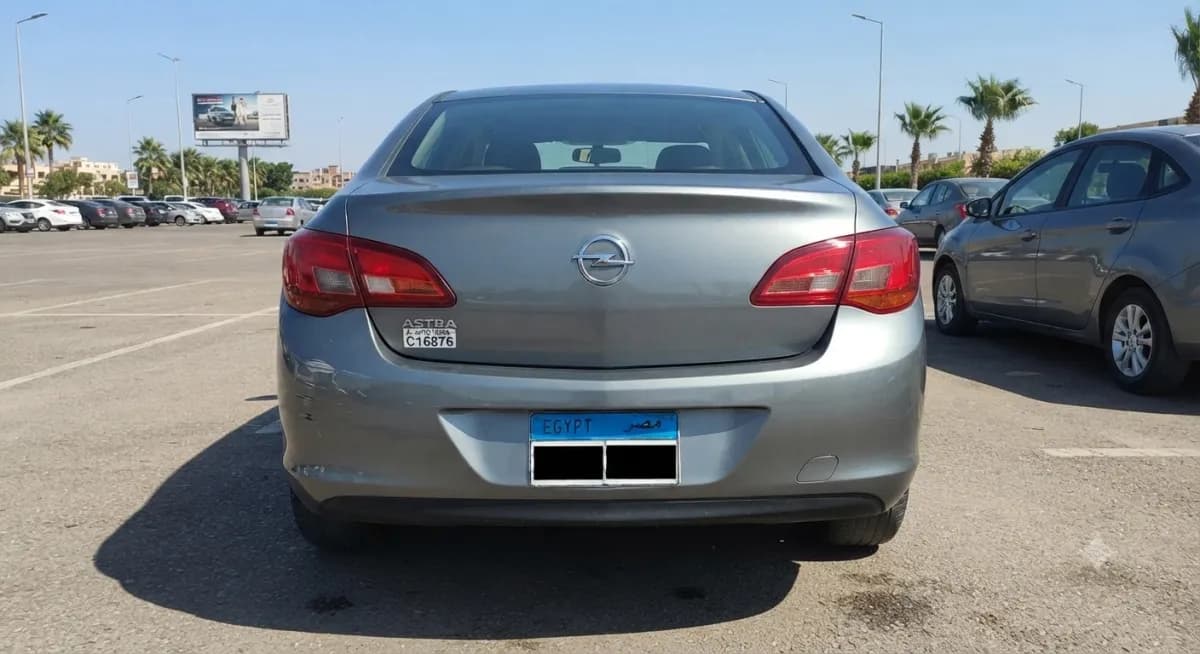 Opel Astra 2020 Highline Turbo Gray Automatic — Used