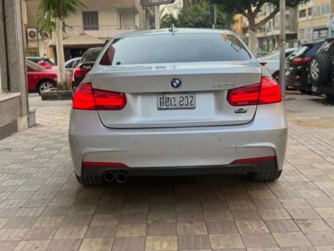 بي ام دبليو 320i 2019 ام سبورت فضي أوتوماتيك — مستعملة