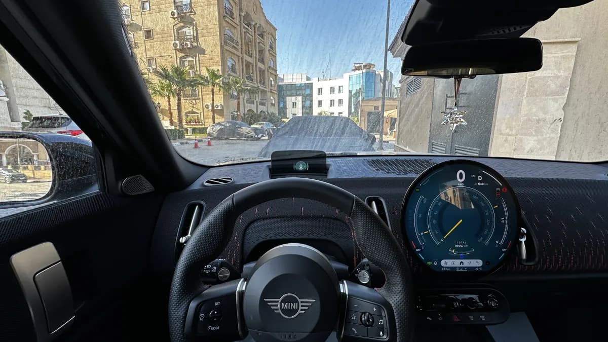 ميني كانتري مان 2025 اس -جا سي دابليو  أسود أوتوماتيك — مستعملة