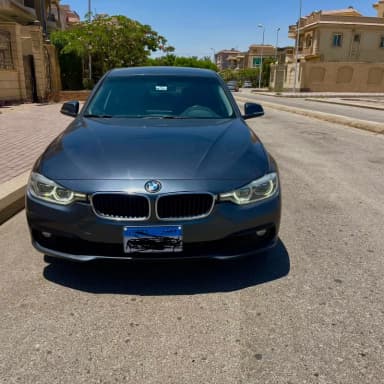 BMW 318i 2018 Exclusive Gray Automatic — Used - 2