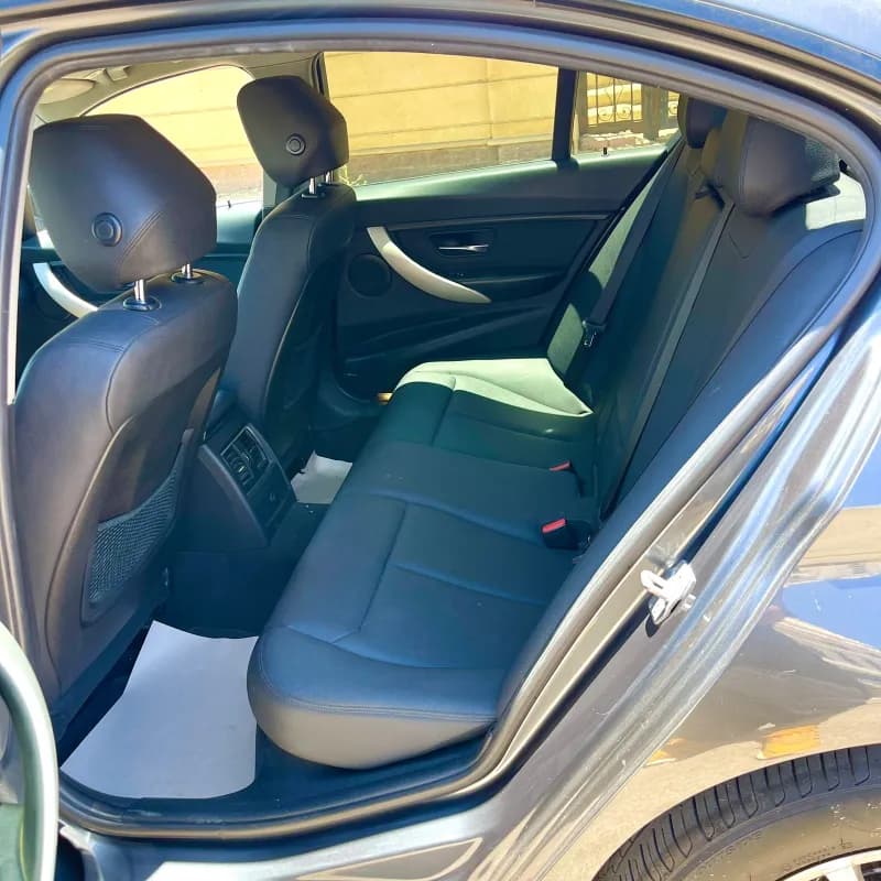 BMW 318i 2018 Exclusive Gray Automatic — Used