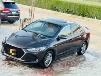 Hyundai Elantra AD 2018 Highline Black Automatic — Used - 3