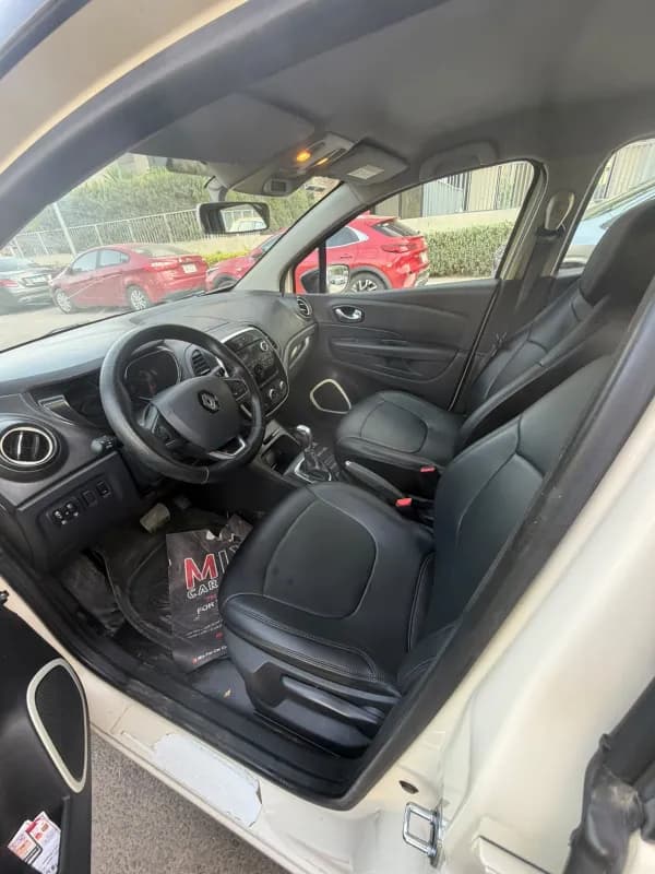 Renault Captur 2019 Highline White Automatic — Used