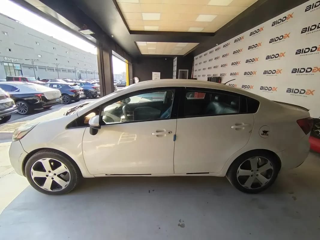 Kia Rio 2013 2nd Category White Automatic — Used