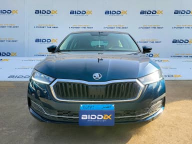 Skoda Octavia A8 2023 امبيشن أزرق أوتوماتيك — مستعملة - 2