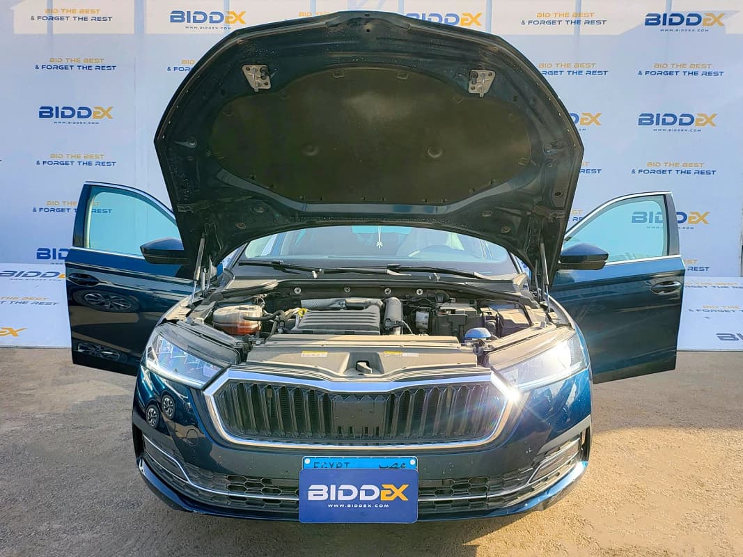 Skoda Octavia A8 2023 امبيشن أزرق أوتوماتيك — مستعملة