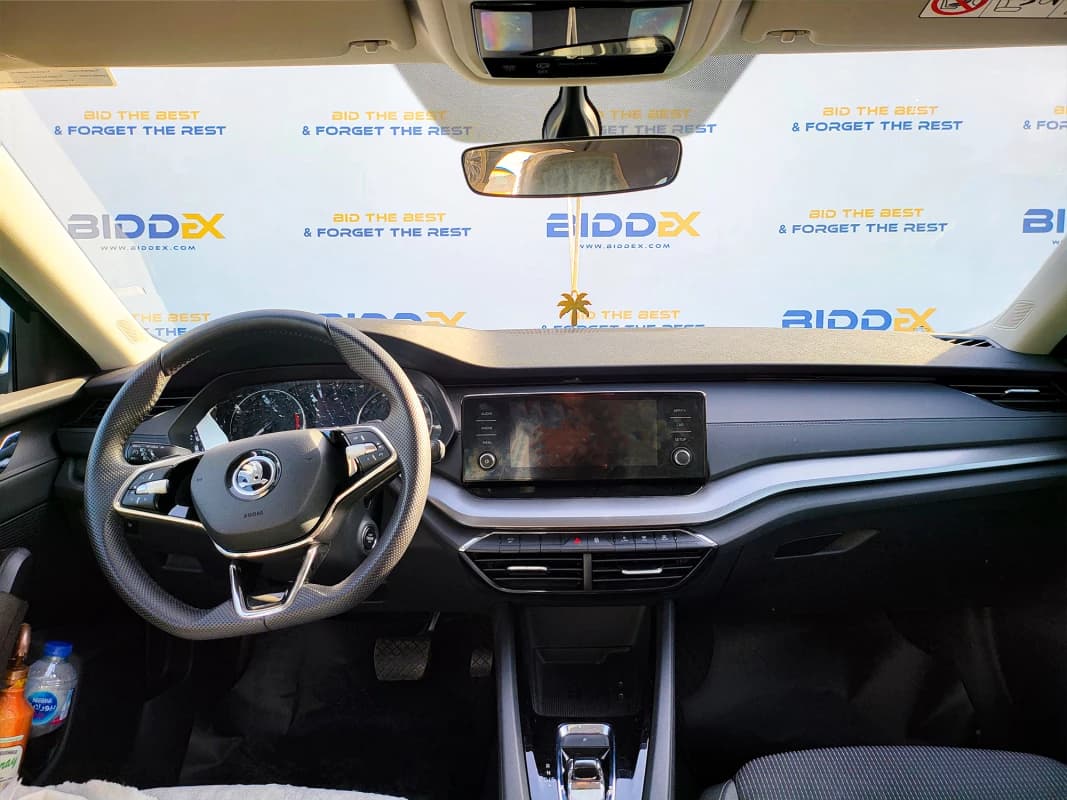 Skoda Octavia A8 2023 امبيشن أزرق أوتوماتيك — مستعملة