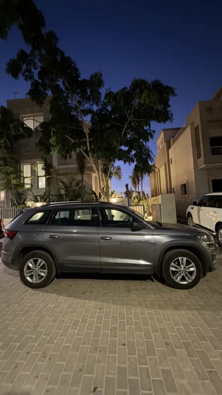 Skoda KODIAQ 2023 Loft Cement Gray Automatic — Used