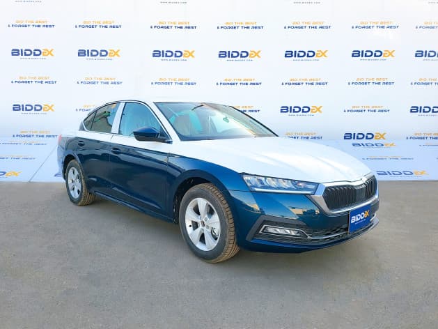 Skoda Octavia A8 2024 امبيشن أزرق أوتوماتيك — مستعملة - 1