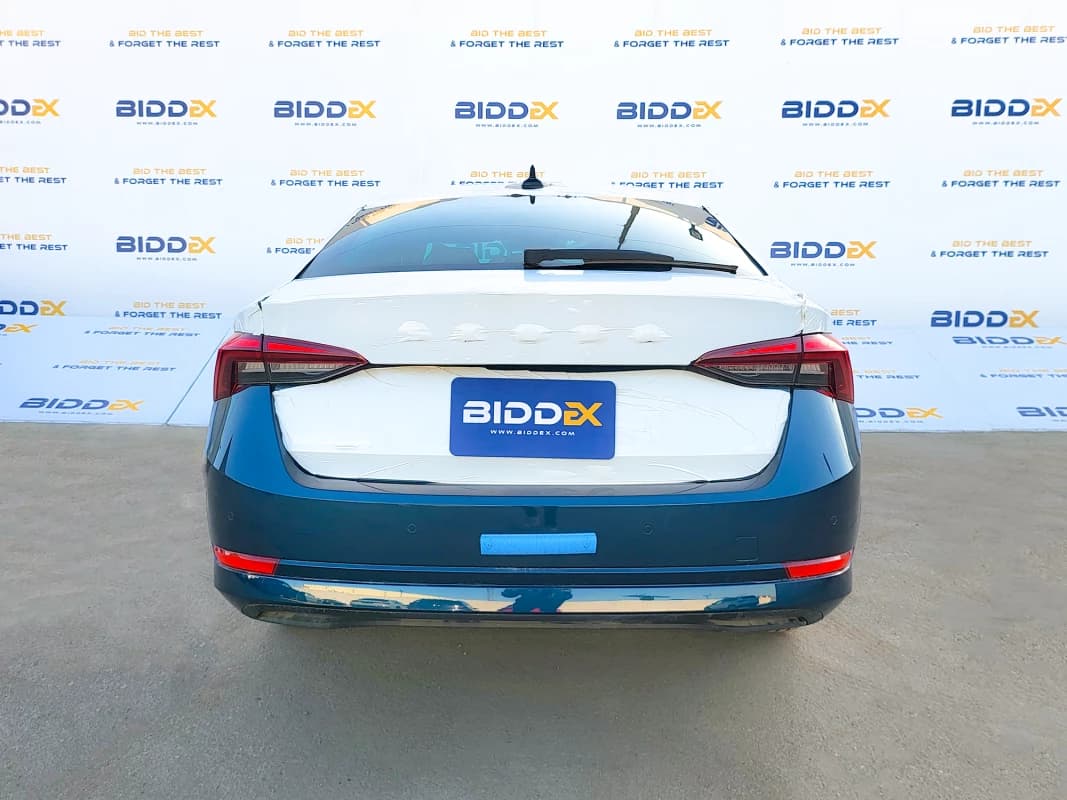 Skoda Octavia A8 2024 امبيشن أزرق أوتوماتيك — مستعملة