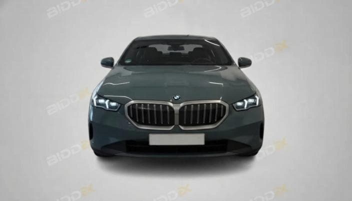 بي ام دبليو 520 2024 ام سبورت رمادي أوتوماتيك — مستعملة - 1