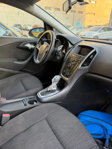Opel Astra 2019 Topline White Automatic — Used - 3