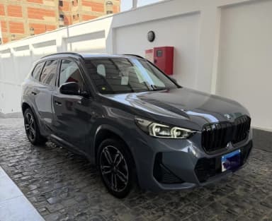 بي ام دبليو X1 2025 ام سبورت باكيدج رمادي ناردو أوتوماتيك — مستعملة - 2