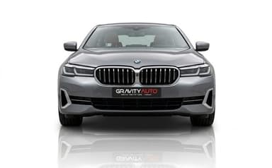 BMW 520i 2023 Luxury Gray Automatic — Used - 1