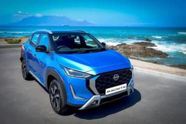 Nissan Magnite 2027 Acenta  Blue Automatic — New - 3