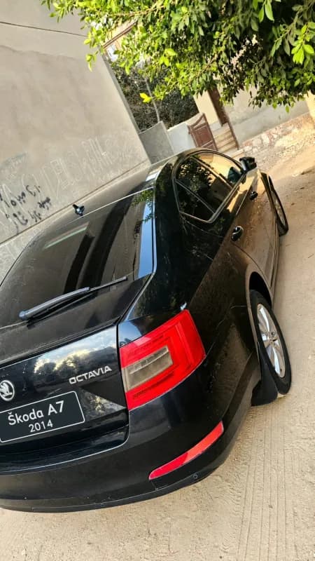 سكودا  اوكتفيا A7 2014 لوفت أسود أوتوماتيك — مستعملة
