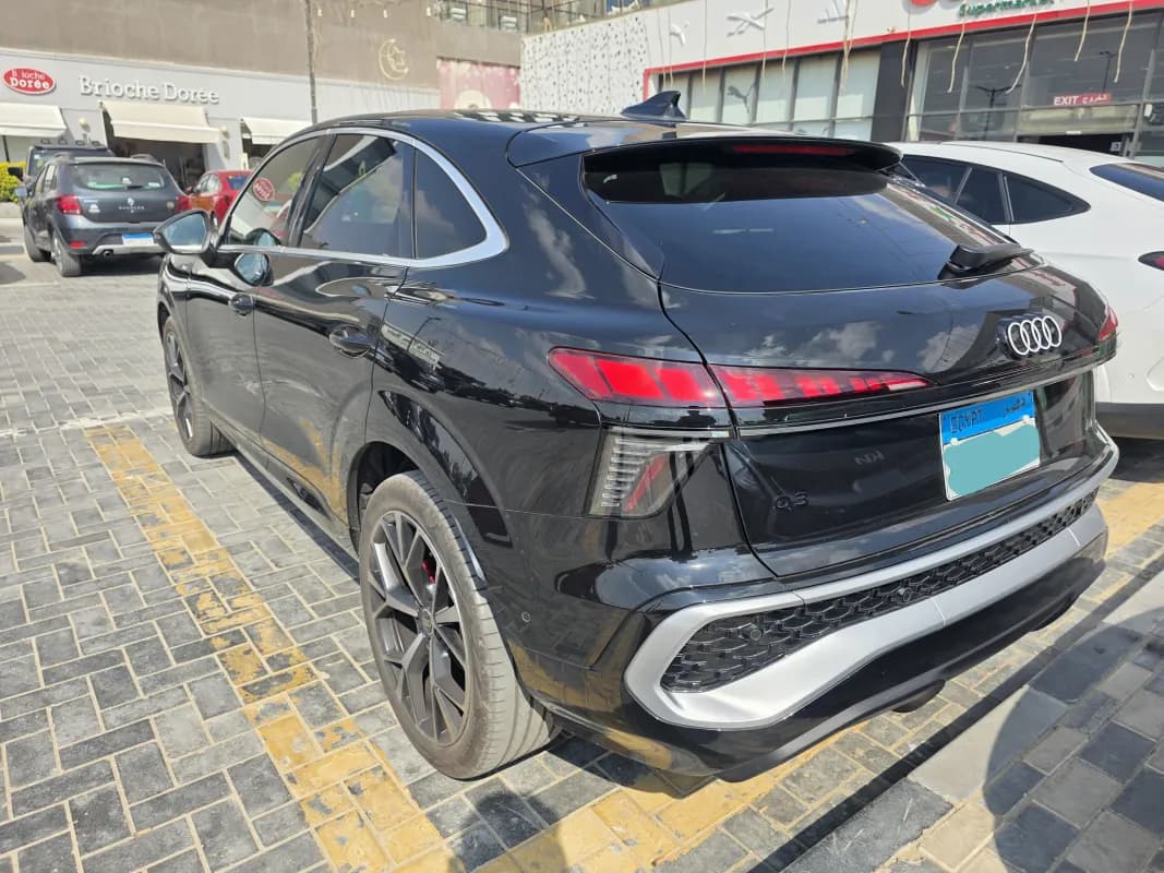 أودي كيو 3 2026 سبورت باك اس لاين أسود أوتوماتيك — مستعملة