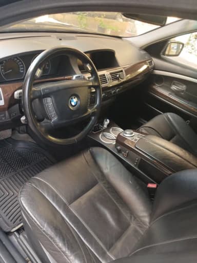 بي ام دبليو 740i 2009 بيور اكسلنس أسود أوتوماتيك — مستعملة - 4
