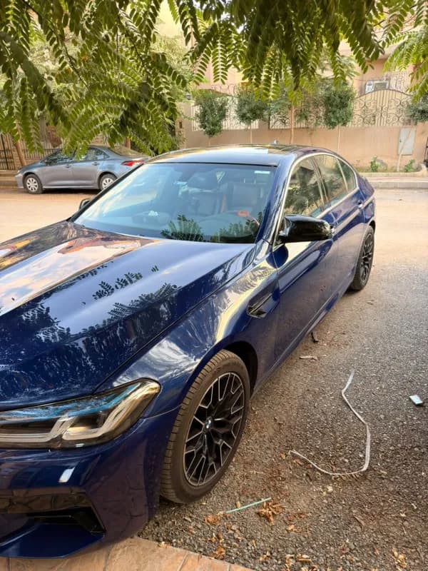 بي ام دبليو 520i 2014 ام سبورت أحمر أوتوماتيك — مستعملة