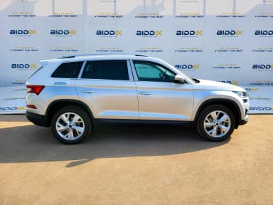 Skoda KODIAQ 2024 ستايل فضي أوتوماتيك — جديدة - 3