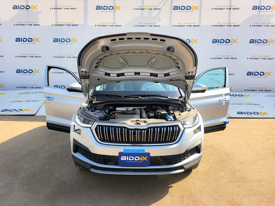 Skoda KODIAQ 2024 ستايل فضي أوتوماتيك — جديدة