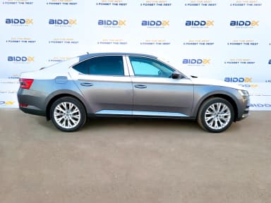 Skoda Superb 2024 امبيشن رمادي أوتوماتيك — جديدة - 3